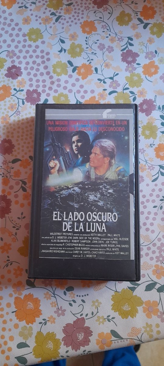 EL LADO OSCURO DE LA LUNA