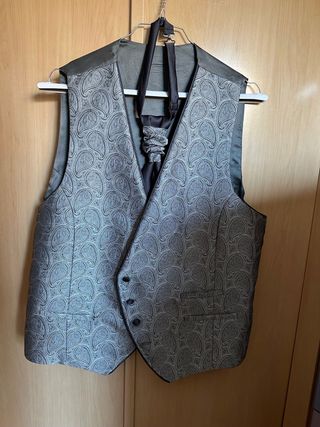 Traje de padrino. Un solo uso.