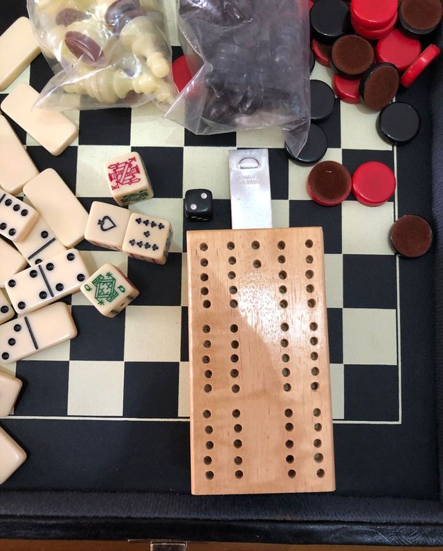 Estuche Juego de ajedres, damas, backgammon ect...