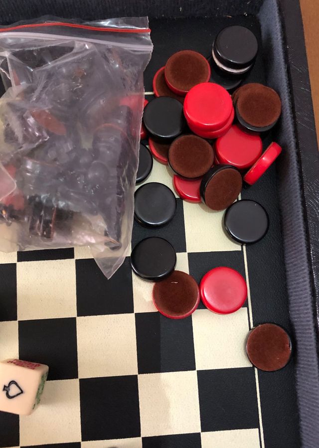 Estuche Juego de ajedres, damas, backgammon ect...