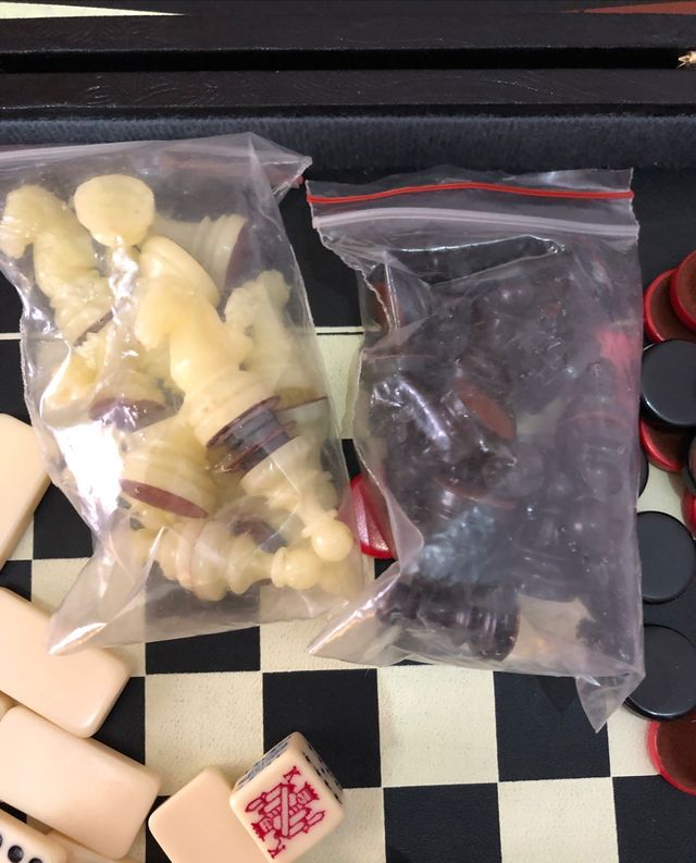 Estuche Juego de ajedres, damas, backgammon ect...