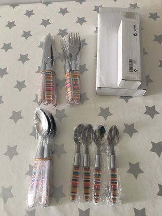 Cubiertos para 4.