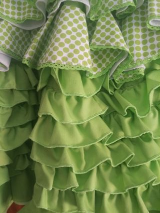 Traje de gitana de niña con ascesorios.