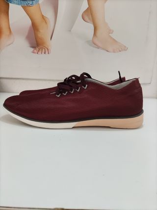 zapatillas marca Metal  43
