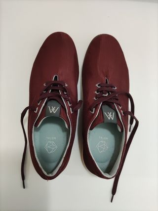 zapatillas marca Metal  43