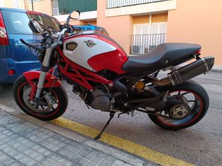 Ducati Monster 796