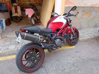 Ducati Monster 796
