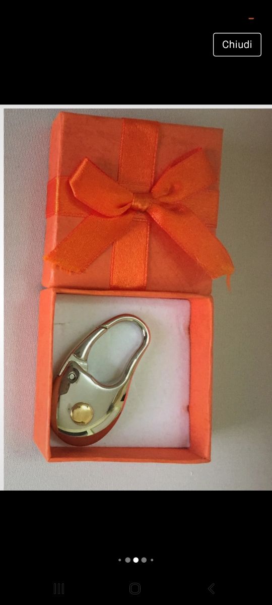 Portachiavi in acciaio e oro