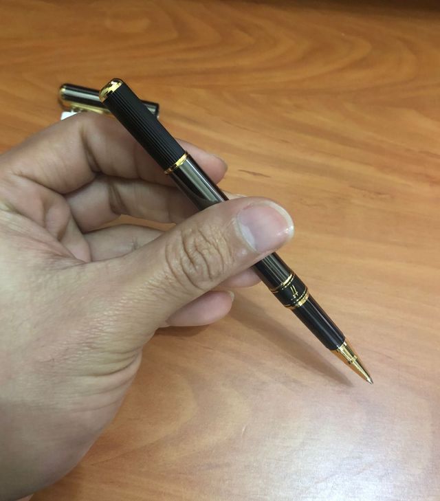 Pluma Helio Ferretti