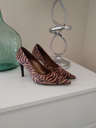 Zapatos tacón cebra