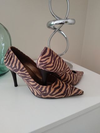 Zapatos tacón cebra