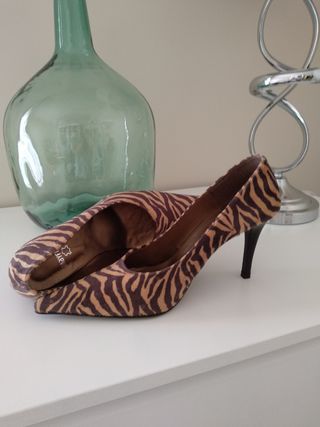 Zapatos tacón cebra