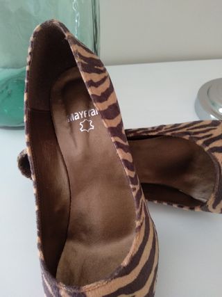 Zapatos tacón cebra