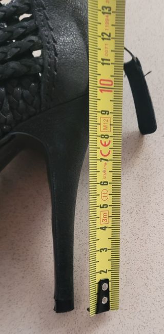 Sandalias abotinadas taconazo