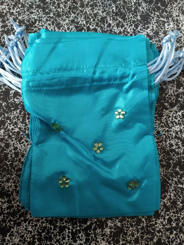 Bolsitas de raso 12 unidades