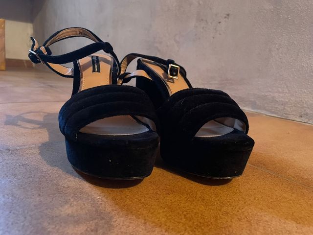 Sandalia tacon ancho