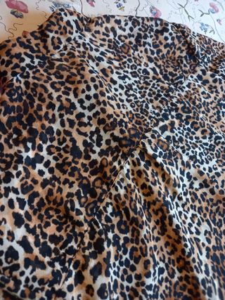 Blusa semi transparente animal print TS Berskha