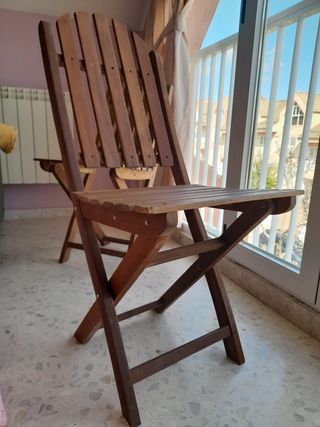 Mesa y sillas de jardín