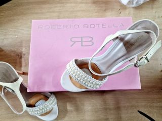Zapato tacón novia en crudo perlas talla 39