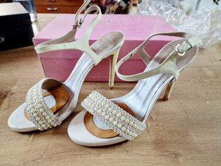 Zapato tacón novia en crudo perlas talla 39