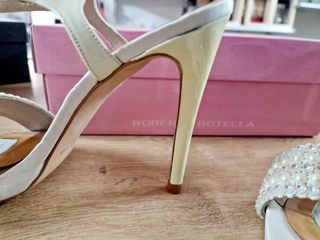 Zapato tacón novia en crudo perlas talla 39