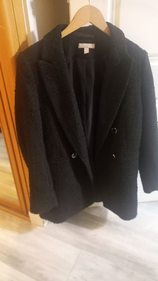 Americana negra de H&M