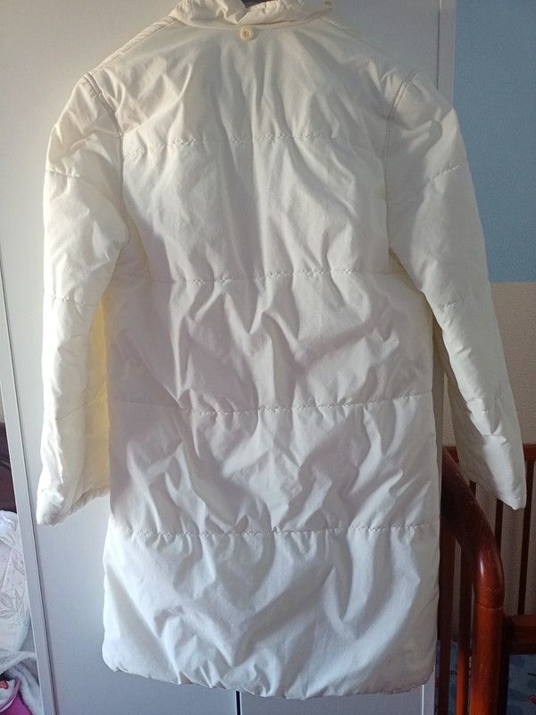 Chaqueta impermeable beige