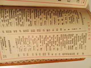 Antiguo libro religioso - 1943