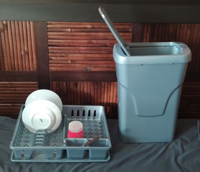 PAPELERA Y ESCURREPLATOS DE PLÁSTICO!