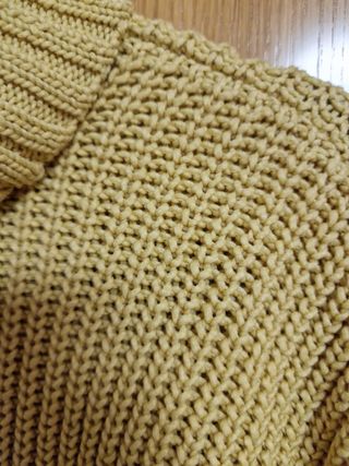 Jersey cuello y mangas globo talla M