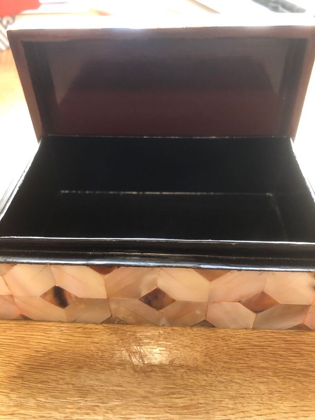 Scatola in madreperla/madreperla. 1900.