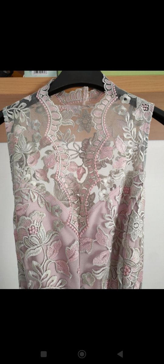 Precioso y elegante vestido de fiesta