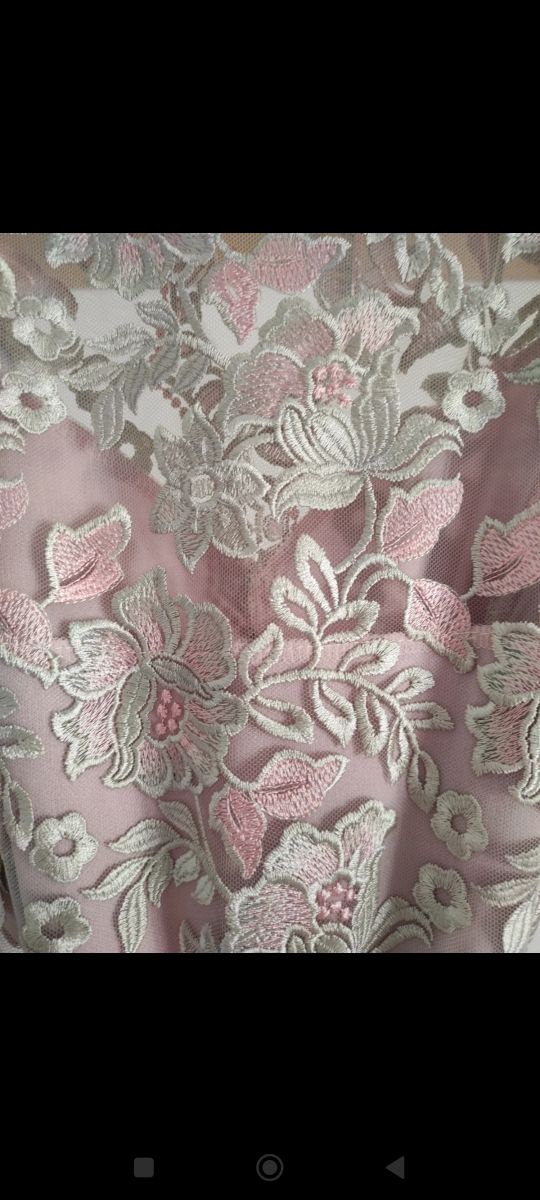 Precioso y elegante vestido de fiesta