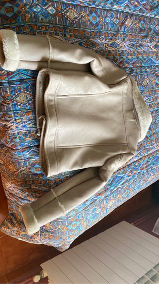 Chaqueta color beige
