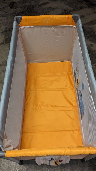 Cuna portátil de viaje