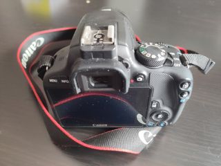 Canon EOS 100D
