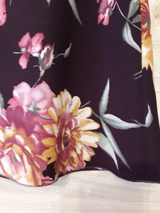 Falda estampada de Zara, talla 42