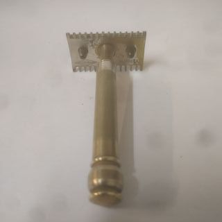 VECCHIO RASOIO E LAMETTE DA BARBA - GILLETTE