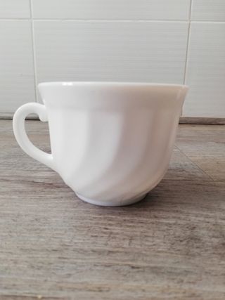 12 tazas blancas