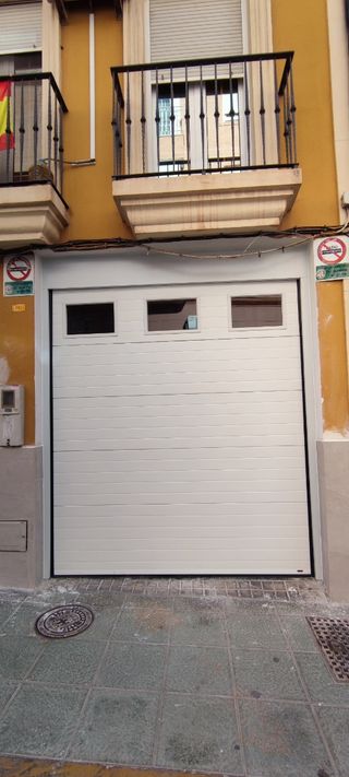 MONTAJE, VENTA Y REPARACIÓN PUERTAS METÁLICAS