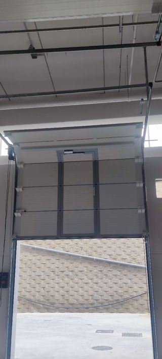 MONTAJE, VENTA Y REPARACIÓN PUERTAS METÁLICAS