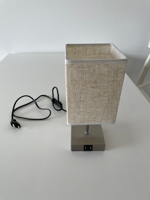 Lampara tactil con bombilla y puertos USB