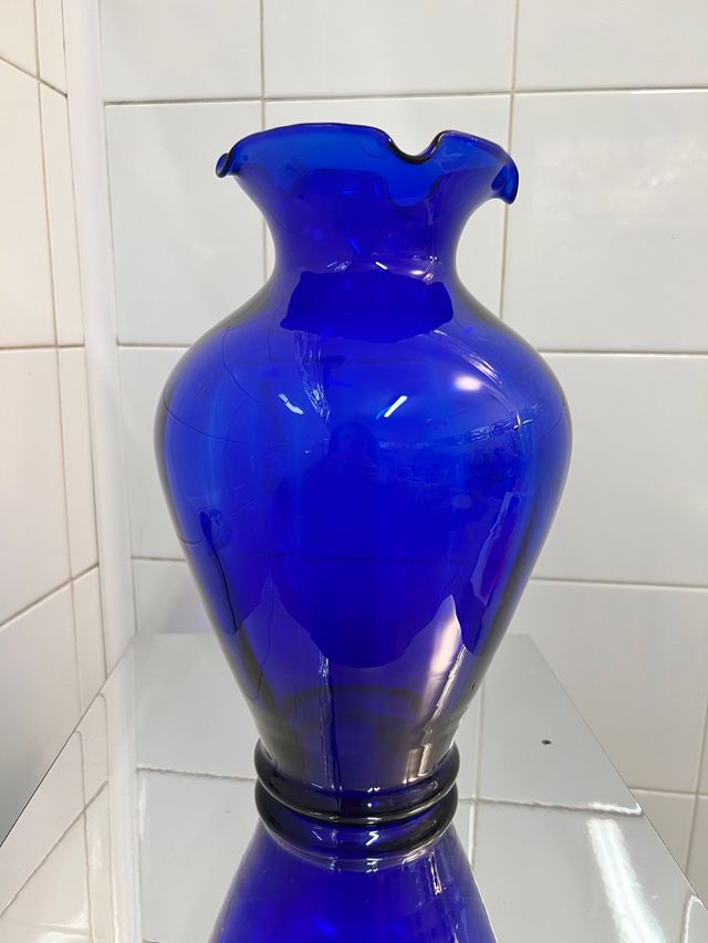 Vaso in vetro ad anfora