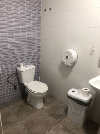 Sillas terraza - metal y plástico cada una 15€