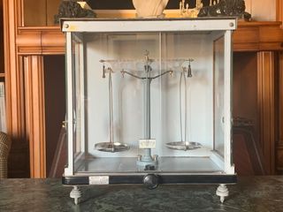 Antigua balanza Cobos farmacia