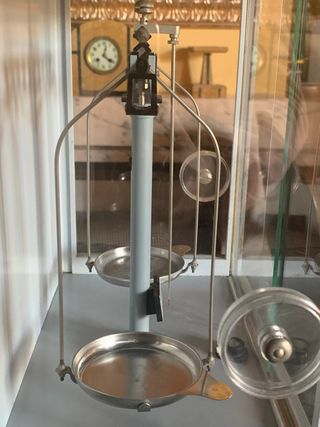 Antigua balanza Cobos farmacia