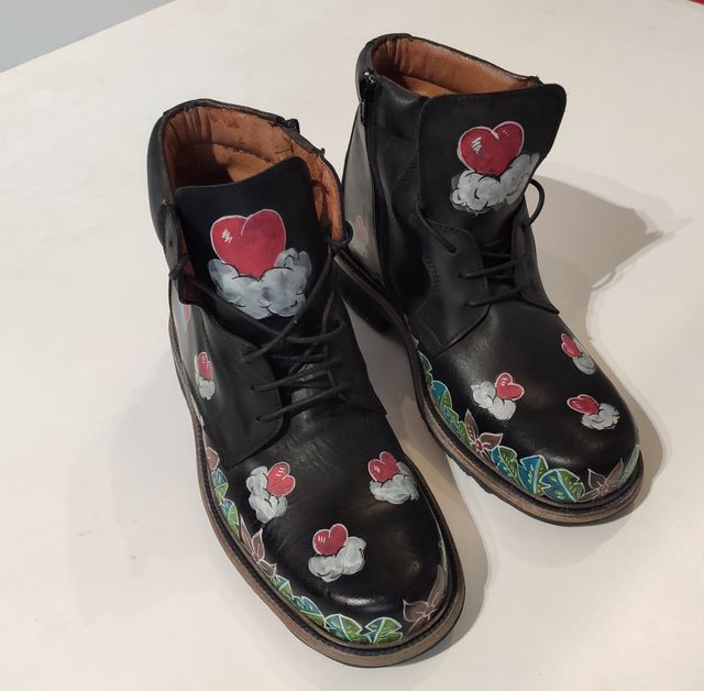 STIVALI DA UOMO, STIVALI IN PELLE, STIVALI VERNICIATI.