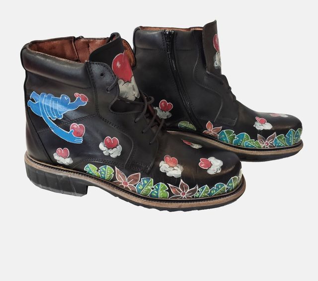 STIVALI DA UOMO, STIVALI IN PELLE, STIVALI VERNICIATI.