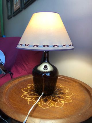 Lámpara de mesa.
