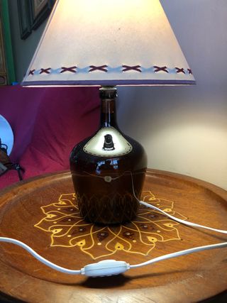 Lámpara de mesa.